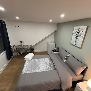 Modern 1 Homestay