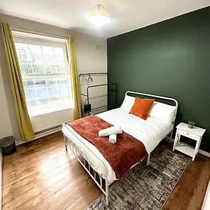 Quirky 3 Bedroom Flat In Shoreditch Apartment